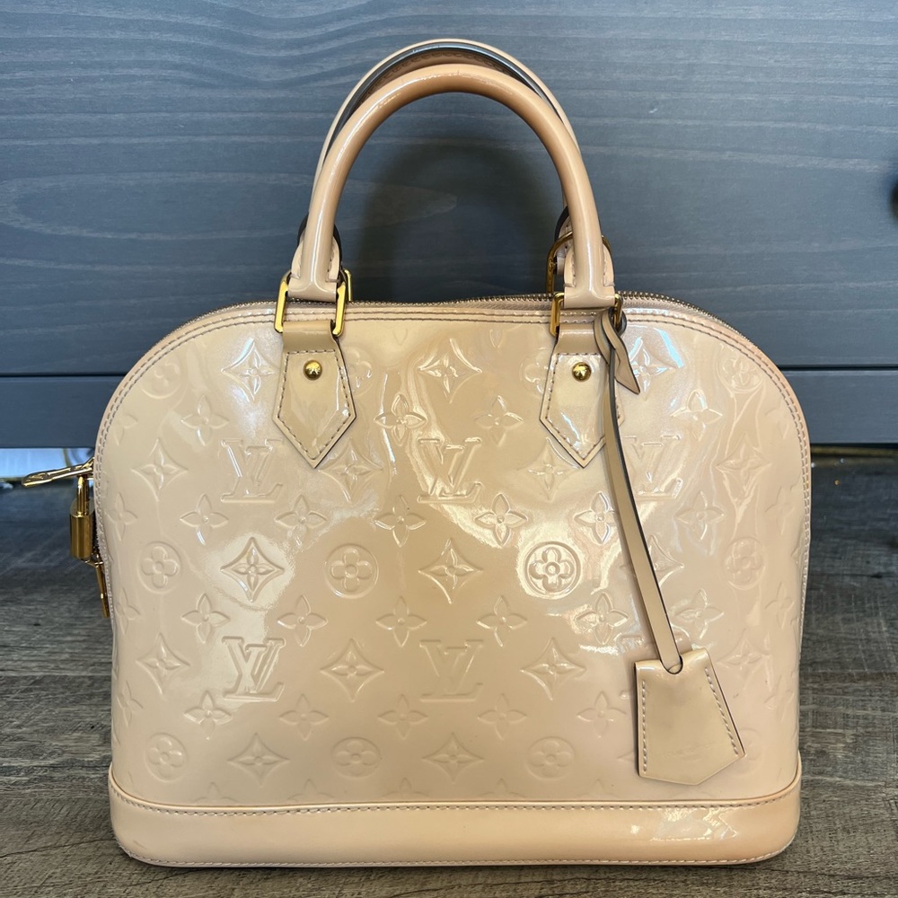 Authentic Louis Vuitton vernis Alma pm rose Angelique